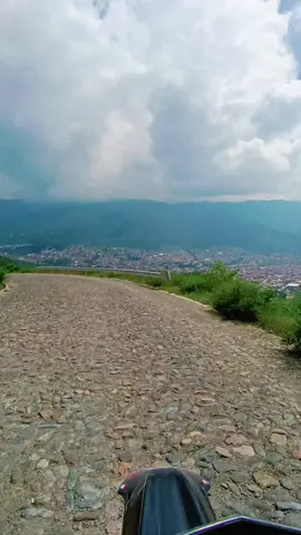 #viaje #motoviajero  #cochabamba_bolivia🇧🇴 #cristodelaconcordia  #paisaje #parati #viral 