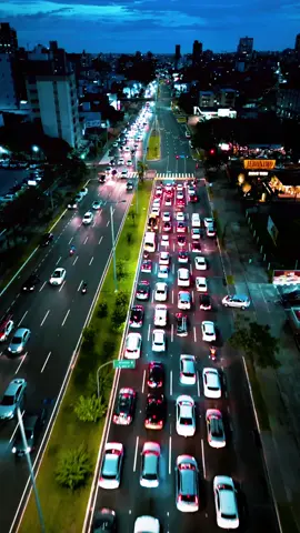 Udi city é bonita ate no horário de pico!@OquefazerUberlandia  #uberlandia #minasgerais #dji #dronevideo #drone #timelapse #hiperlapse #video #viral 