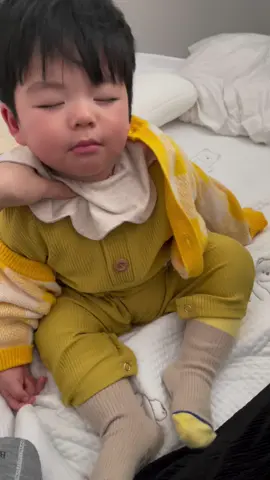 Ahin fell asleep 😴🤍 #ahin #fyp #cutebaby 