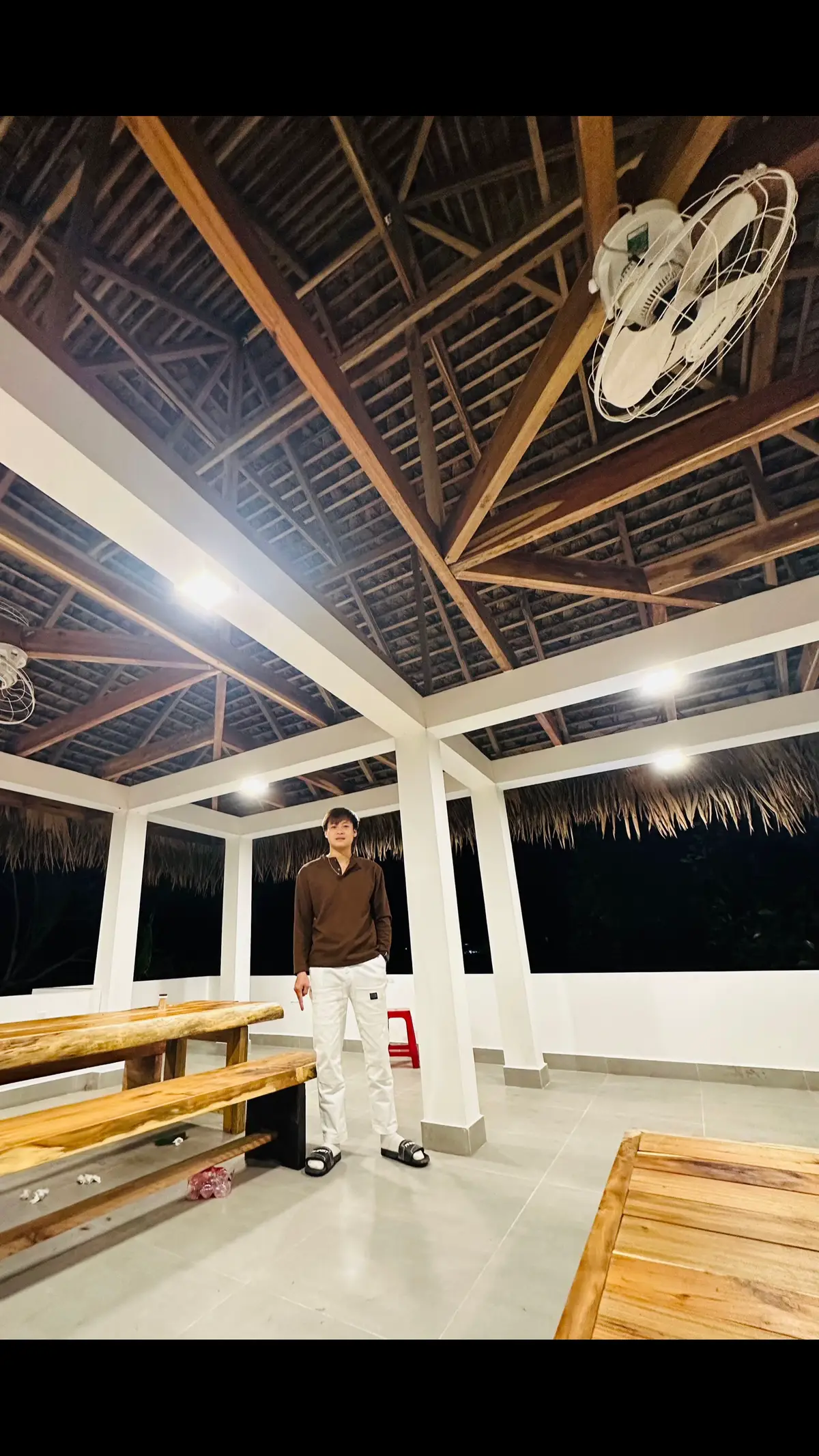 Ta ngại vài chục giây đèn đỏ . Nhưng không ngại năm dài tháng rộng chờ một người đã từng quay lưng  #nhacbuontamtrang😞💔 