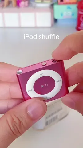 17 years old for this!!🩷🎧🎵  ((and still pretty good)) my auntie bought this for me since 2007 from us and i would say the old apple product always had the good quality than now😔 #ipodshuffle #ipod #mp3 #ipodshuffle2 #apple #appleproducts #ไอพอด #เครื่องเล่นเพลง #แอปเปิ้ล 