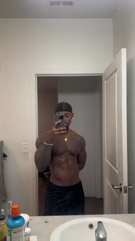 I be feelin myself a lil too much!  - - - - #sextou #sexyman #blackhandsome #handsomeblackguys #blackandbeauty #africanprint #africanmen #nigerian #congolaise🇨🇩 #fyp #fypシ #fypシ゚viral #fyppppppppppppppppppppppp #fypp #foryou #TIG #uk #london #beard #trend #trending #Fitness #bodybuilding #bodygoalz #chocolatemenwinning🍫😉 #fineblackboys #fineblackman #90’sfine #utah #saltkakecity #utahliving 