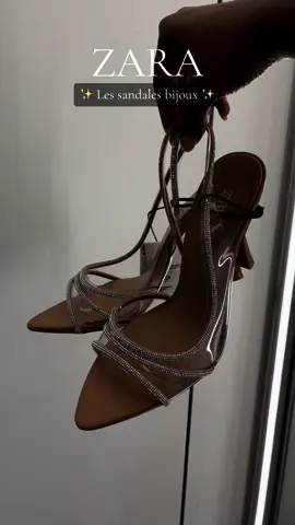 Diamants aux pieds signés Zara Collection Printemps Été 2024 Réf : 2327/110 @ZARA #zara #zarahaul #zaraoutfit #styleinspo #springfashion #fashiontiktok #shoes #shopping #mode 