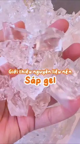 Một trong những loại sáp thú vị - Sáp gel. Với dạng trong suốt, sáp gel lên màu siêu đẹp, mà còn nhìn như những viên đá nữa 😌 #dipsoulworkshop #dipsoulcandle #xuhuong #trending #nenthom #candle #LearnOnTikTok #chualanhtamhon #workshopcandle #viral #saigon #didau #fyp #gift #scentedcandles 