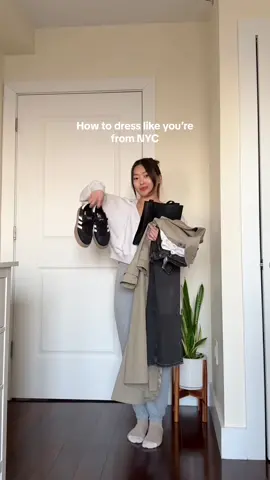 How to dress like a NY girl 🗽also my Pom really wanted to be in the video so he is now part of the outfit!😂 #OOTD #nycgirl #outfitinspo #petitefashion #petiteoutfit #fitcheck 
