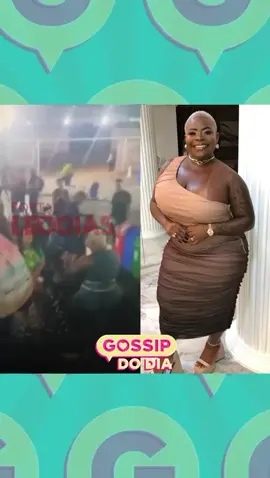 Gente! 😳 O Léo Dias publicou um vídeo da Jojo Todynho discutindo com uma mulher na porta da faculdade. Segundo o jornalista, Jojo teria dado um t*pa nela. #fy #jojotodynho #noticias #famosos  (🎥 Vídeo/Reprodução: Léo Dias | Jojo Todynho)
