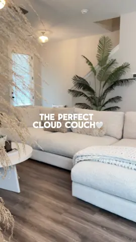 We found the perfect family friendly neutral sectional & I have lived on this couch since we got it @Rooms To Go 🤍 the best part is that the covers are removable so thet makes for easy cleaning! 🥰 #newcouch #cloudcouch #sectional 