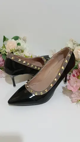 975 Black / 8.5cm / Size 34-42 #heels #haktinggiwanita #heelshitam  #blackheels #partyshoes #casual #casualshoes #koreanstyle #elegantshoes #sepatukondangan #grosirsepatu 