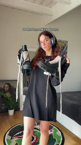 Can’t find better boots than these 🎱 Styling Dr Martens x Rick Owens  #fashioninspo #grwm #streetwear #StreetStyle #drmartensrickowens #fypシ 