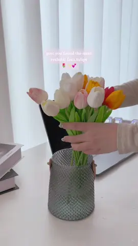 For all UK girlies💕 these 10pcs aesthetic tulips are only for only £5✨#fyp #spring #springlooks #springvibes #tiktokmademebuyit #springsale #spotlight #tulips 