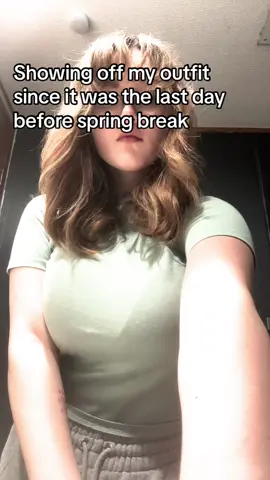 I think its cute. #springbreak #haircut #fyp #trending #bangstutorial #outfitideas #OOT #OOTD #trending #foryou 