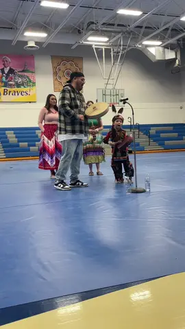 Marty Indian School performance featuring my sis @Tiana Spotted Thunder Opie sr, @Baby opie singing an old Arlee Neskahi/Kenny Merrick sr Tune #rounddance #performance 