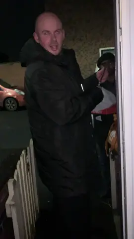 When your partner turns up drunk at home, gets your harry potter wand to show the takeaway guy some magic 😂🧙‍♀️ #harrypotter #harrypotterfirewand #firewand 