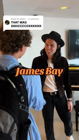 Replying to @rahela❕ I got invited to play piano for THE @JamesBayMusic !!! 🤯🤯🤩 this one was so fun 😆🤝🏼  #jamesbay #letitgo #baileypickles 