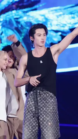 Baby I Love You … 💜💜 #dylanwang #wanghedi #王鹤棣 #dylan #didi #vuonghacde #dylanwang王鹤棣 