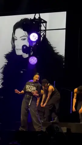 ジャネットの歌い方踊り方がマイケルの遺伝子感じてしかも2人の曲もやってくれて1番感極まったシーン。日本でツアーしてくれてありがとう🥲ジャネットが新幹線にも乗っててなんか嬉しかった　@Janet Jackson in JAPAN #janetjackson #ジャネットジャクソン #MichaelJackson #scream 