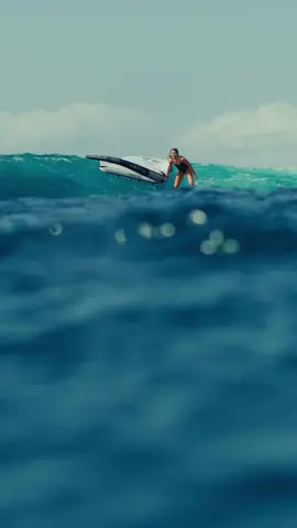 Can’t beat this feeling ⚡️with Francesca Meini 📹- @slaterneborsky  • • • • #wingfoil #northfoils #wingfoilingworld #mysticboarding #foiling #northsails