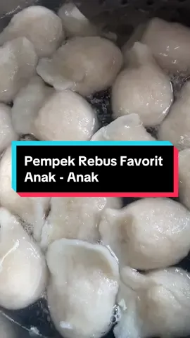 Anak aku selalu gak nolak kalau disuguhin pempek rebus kayak gini. Apalagi kalau baru mateng anget2 enak bangett makannya. Btw siapa disini yang sama kaya akuu ? Pempek ini sebenernya sehat banget buat anak dan ini dijadikan camilan andalan emak2 bgt. Terbuat dari ikan dan tepung yang memang dari Karbo, Protein sudah terpenuhi. Yang mau resepnya komen “MAU” Di kolom komentar 🥰 Kalau komen MAU tembus 100 aku buatin kontennya ya buibu 😚😚 #CapCut #tiktok #fyp #fypシ #pempekpalembang #pempekkulittenggiri #pempekkulitcrispy #pempekrebus #pempekikan #pempektelur 