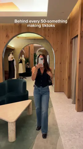 Its hard to teach the old dogs new tricks🦴 😘 @lillybear 🐻ིྀ #parentsoftiktok #TikTokTrends #fashiontiktok #fyp 