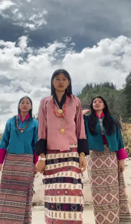 Paro Tshechu day 2 💖 #oscarscrew #fyp #bhutan #bhutanesedancers #girldancers #jawaymo 