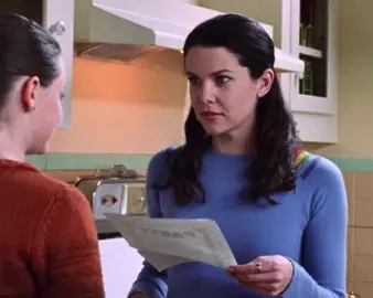 just love love love little literary references in media 💌  #sylviaplath#gilmoregirls#literature#poetry#books#thebelljar#rorygilmore#lorelaigilmore