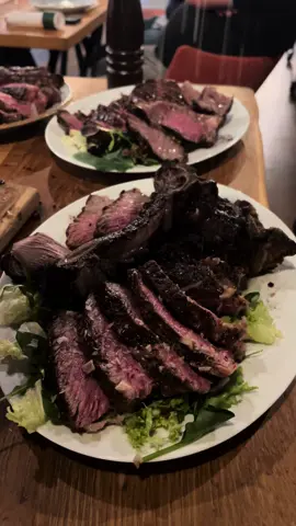 Argentinian Steakhouse, Timișoara 🔥🥩#argentiniansteakhouse #timisoara #dryaged #tbone #sprinklesalt #smokedsalt #beef #steak 