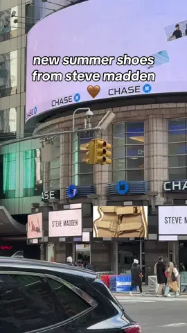 the nee BIGMONA sandal by @stevemadden is so good that you’ll see it on a billboard… 👀 #SMSquad #livingwithle #stevemadden #summershoes #springshoes #sandals #fashiontiktok #shoes #contentcreator 