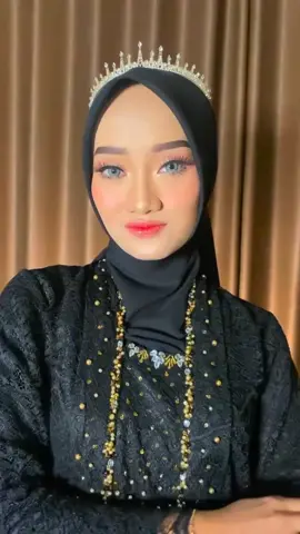 MUSE JOGJA • Open for collab portfolio/class/workshop/photoshoot/catalog/etc. • any inquiries?DM💌💫 #fyp #fypシ #muse #model #makeup #mua #musemakeup #hairdo #hijabdo #makeupartist #muajogja #makeuplook #tiktokviral #modeltiktok 