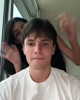 ruslana'nın kaden e turkce ogretmesi felan cok tatlilar ya🥹 kaden'in gozlerinin ici guluyo ve ruslana'da cok tatlii cok sevdim bu cifti #drewbrucemarshall #kadenhammond #kesfet #kesfett #fyp #fypシ 