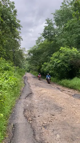 Tahun Ini melalui Dana Inpres, Jalan Cabak Nglebur akan dibangun… Sehingga nantinya akan membuat laju perekonomian dan aktivitas menjadi lebih baik… Jangan lupa Follow, Like dan Share 😍 ##vid#videod#videolucum#ramadhanp#fypシyp#fypik#tiktokol#followg#dagelana#NgabuburitGayao#blorao#bloramustikamadan 