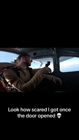 Everything was cool until that door swang open 😂😂😂 (10/10 recommend skydiving though, it was unreal)🪂 #skydiving #fear #flying 