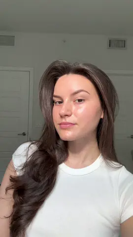 I still can’t believe this is my same skin #acnetransformation #acne #acnejourney #skincare #clearskin #acnestruggles #emotional 