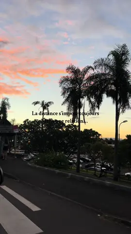 1 seul amour, mais 2 corps séparer …💗 « je t’attendrai »