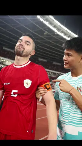 momen sandy walsh kebingunan dengan ban kapten  #timnasindonesia #vietnam #indonesia #kitagaruda #sandywalsh #jayidzes #menyalaabangkuh🔥 