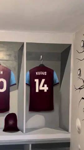A West Ham dressing room that i painted in a house in Hornchurch, using West Hams current squad. Starting ioff with Kudus who is having a great debut in the Premiership, then Bowen who coyld well be the first to get 20 prem goals in a season, then Soucek who is having a great season by his standards , then Ward-Prowse who started off really well but has since fallen on his standards. The mighty irons #westham #hammers #westhamunited #westhamfans #westhamfc #westhamfc⚒️ #PremierLeague #prem #premiership #football #footballtiktok #Soccer #dressingroom #mural #bedroommural #footballmural #jarrodbowen #kudus #mohamedkudus #soucek #wardprowse #painting #art 