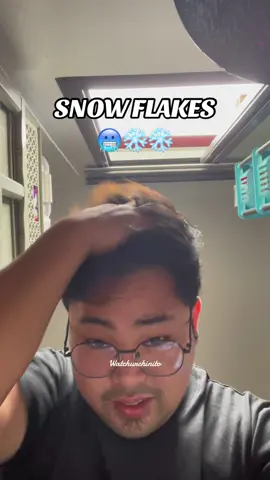 Snowflakes malala pag di ka gumamit neto. Hahaha coconut oil shampoo lang malakas 😎😎 #antidundruffshampoo #nomorebalakubak #dundruffsolution #coconutoil 
