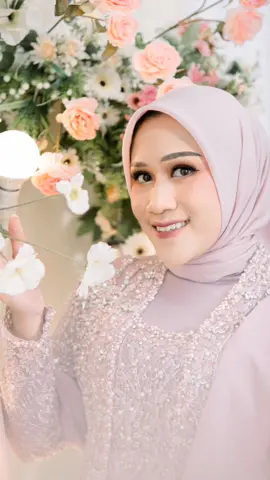 engagement moment @yrfaraa_  & Rizal . . amankan tanggal tanya tanya  bisa langsung pm  Area : Temanggung/magelang . #kebayamodern #engagement #photography #photoengagement #engagementmoment #photoshoot #fgtemanggung #temanggungwedding #magelangwedding #hijab #outfit #decoration #hantaran #like #viral #CapCut 