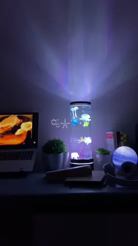Imagine receiving this as a gift🥺 #jellyfish #moodlamp #jellyfishlamp 