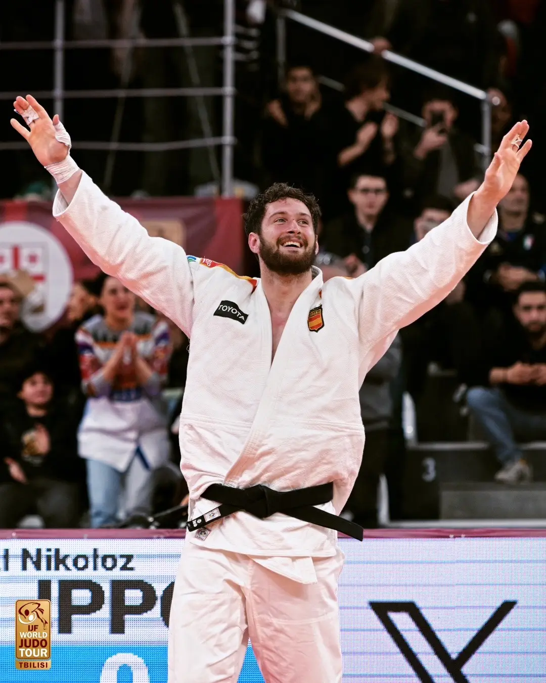 The crowd cheers Sherazadishvili to his first gold medal at -100 🥇🇪🇸 Follow all the action on JudoTV.com 💻 #JudoTbilisi #Judo #Tbilisi #Georgia #Sport #Olympics #OlympicQualifiers #roadtoparis2024 #WJT #SOCAR