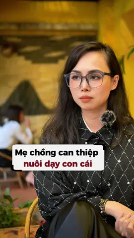 các bác cần nhận ra rằng việc nuôi dạy con cái là trách nhiệm của phụ huynh và họ cần được tôn trọng trong việc đưa ra quyết định cho con cái của mình. Sự can thiệp quá mức có thể làm mất giới hạn và gây ra sự căng thẳng trong mối quan hệ gia đình #mechong #mechongnangdau
