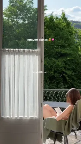 Introvert diaries 🧸💗 #softlife #slowliving #introvertlife #romanticizeyourlife #alonetime #healinggirlera #softgirlaesthetic #romantasybooktok #selfcareera #BookTok #metimecheck #cozyhobbies #justgirlythings #introvertdiaries #CapCut 