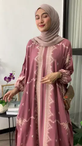 Yang kemarin kehabisan kaftan habibah, yuk merapat ke live, barang ready dg harga menjerit🥰 #kaftan #kaftanbatik #kaftanrayon 