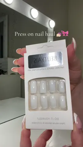 Thank you so much @Beutyais for gifting these to me! Im very excited to try these beautiful press on nails 💅🏻🎀🩷 #fy #fyp #foru #foryourpage #viral #makeitviral #pressonnails #beautyais #collab #giftedcollab #pr #beauty #frenchnails #sqaurenails #coffinnails #almondnails 