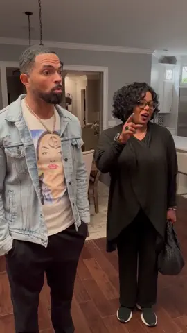 When Anthony and Cocoa walk in on Amber and Shayla watching Wayne’s  Netflix special! #viraltiktok #foryourpage #Kountrywayne #kountrywaynelive #kountrywayneskits #kountrywaynecomedy 