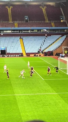 how did stina fell flat on her face and STILL scored a goal as soon as she got up 😮‍💨 #arsenalwfc #arsenalwomens #arsenalwomen #awfc #WomensFootball #wsl #bwsl #woso #stinablackstenius #arsenalwomenvsastonvilla #astonvillawomen #arsenal #football #footballtiktok 