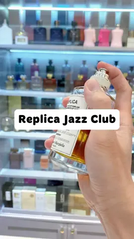 Đây là một loại nước hoa nam tính tuyệt vời, gợi cảm và gợi cảm. Hoàn hảo cho những buổi hẹn hò hoặc sử dụng vào đêm khuya, ấm áp, hơi ngọt. Không quá nặng hoặc quá nồng. Độ lưu hương vừa phải. #nuochoa #nuochoanam #nuochoachiet #nuochoachinhhang #nuochoanamchinhhang #perfume #perfumetiktok #perfumes