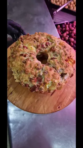 LA SETTIMANA DEL CASATIELLO È ARRIVATA. #FoodTok #neipertee #foodtiktok #neiperte #food #viral #viralvideo #fy #fypシ #fypシ゚viral #casatiellonapoletano #casatiello 