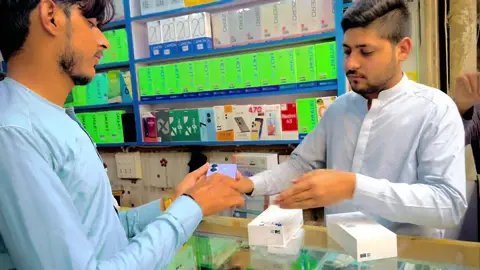 Next Phone BataO konsa Unbox Kre🤔Vivo Y17s #Unboxing at MKW MOBILES JACOBABAD #jacobabad #foryou #fyp #jacobabad 