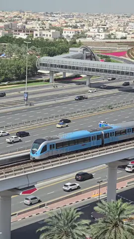 Shaikh Zayed road, Al Barsha 1, Dubai #dubai #dxb #uae #albarsha #dubaitravel #beautifuldubai #moe #metro 