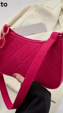 Dê uma olhada em Lovito Bolsa de Ombro Pequena com Corrente para Mulheres  (Rosa Pink/Preto) por R$19,79. Compre na Shopee agora!  #lovitoshopee #shopee #achadosshopee #achadinhos #comprasonline #shopeecheck 